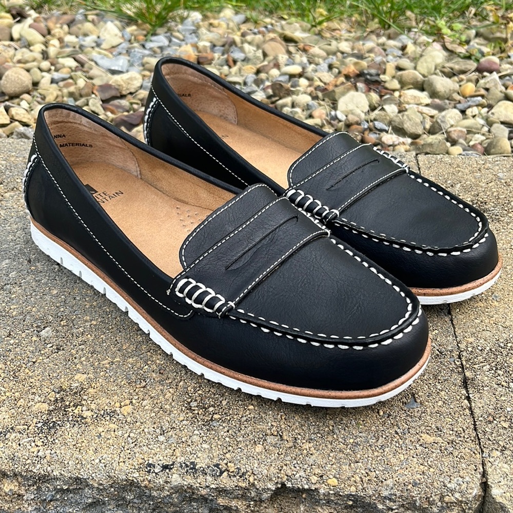 White Mountain: Brianna Penny Loafers, size 7.5